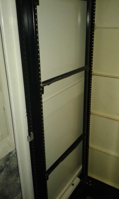 Серверный шкаф напольный ( серверная стойка )