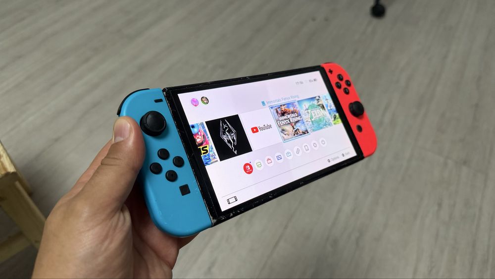 Nintendo Switch OLED-Perfect Functionala-Urme de Uzura-OK
