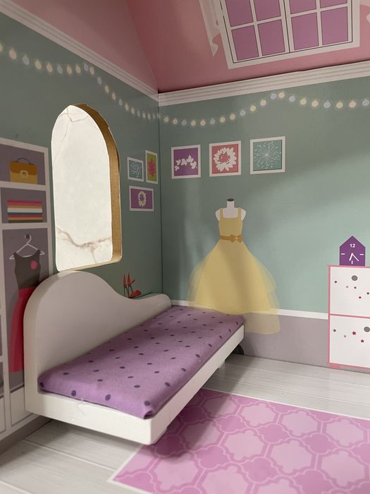 Игрушечный домик для куклы