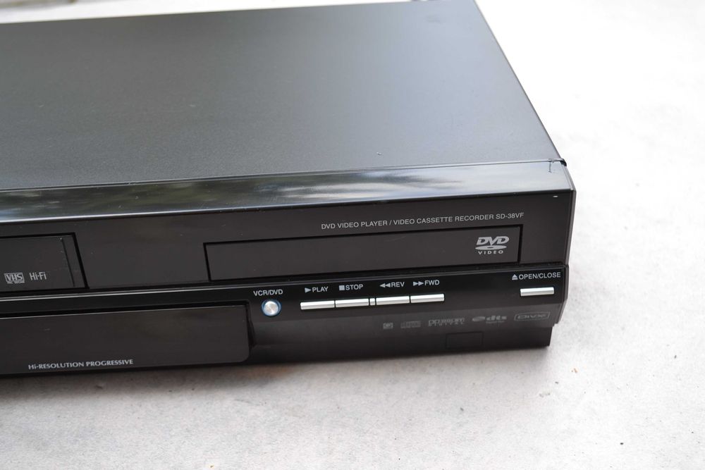 Video Recorder +Dvd player Toshiba SD 38VF