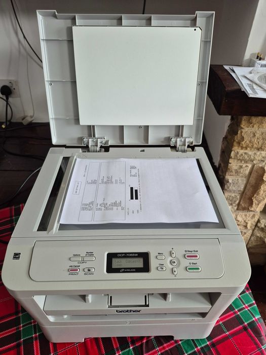 Лазерен принтер/копир/скенер Brother DCP -7055w