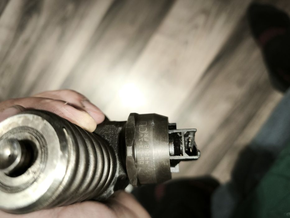 Injector Passat 2.0 tdi bmp