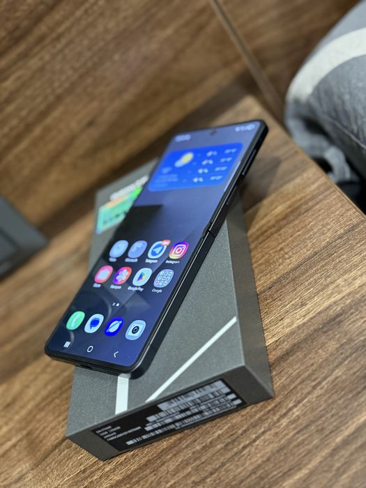 Galaxy Z Flip7 12GB/256GB vietnam