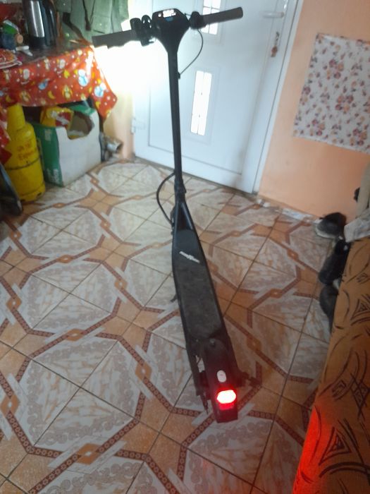 Vand trotineta electrica cu acte și garanție
