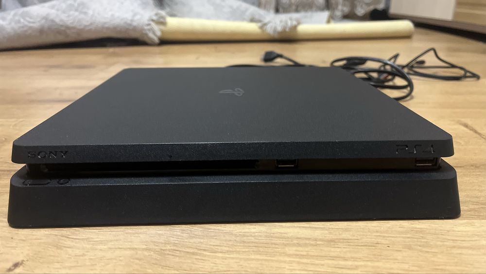 Playstation 4 slim