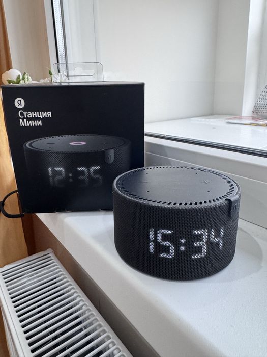 Станция Алиса с часами