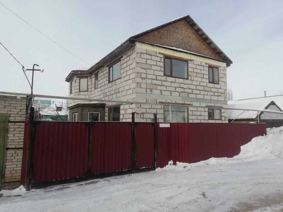 Продам 2-этажный дом. 5-ком. 144 кв.м.