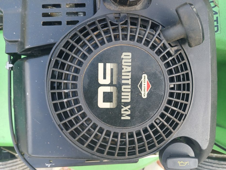 Mașină de tuns iarba-BRIGGS&STRATON și  Honda+Husqvarna cu tracțiune