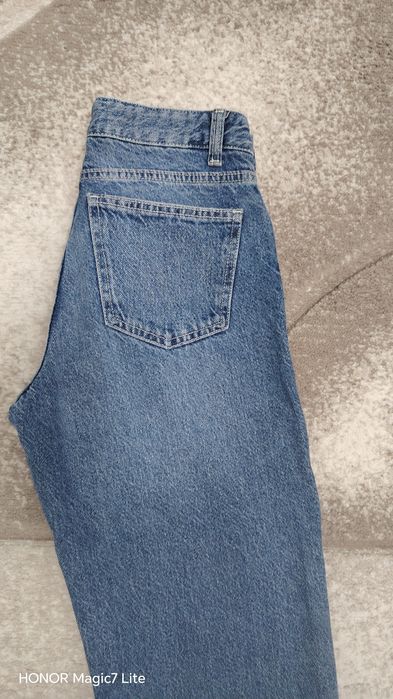 Blugi Bershka mărimea 32