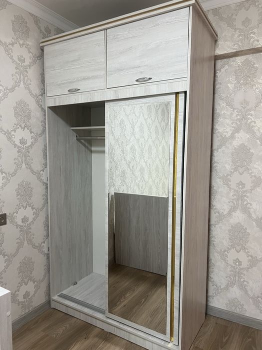 Шкаф практически новый, не использованный