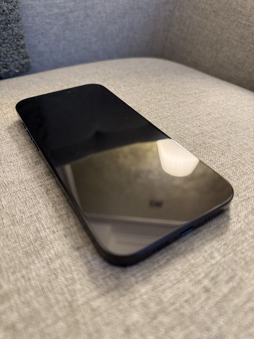 Vând iPhone 16 Pro Max – 256GB, baterie 100%, husă Mobilfox cadou