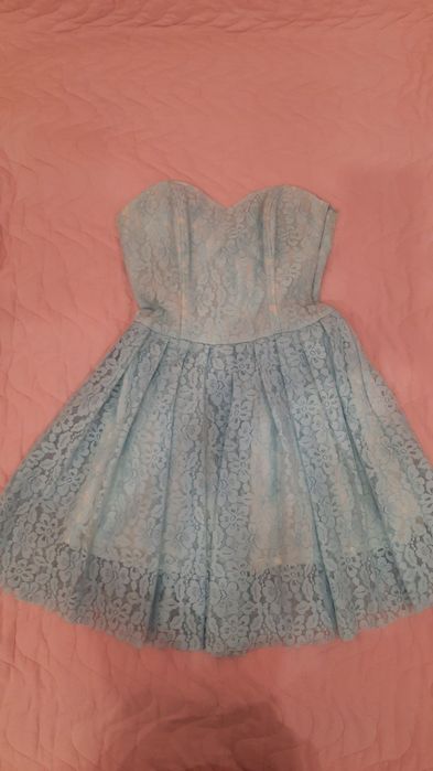 Официална дантелена рокля