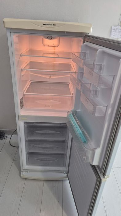 Продам холодильник LG