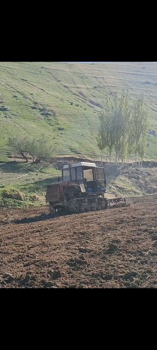 Dt 75 traktor naxodu