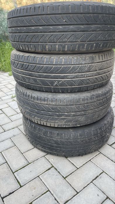 Шины летние б/у, в нормальном состоянии