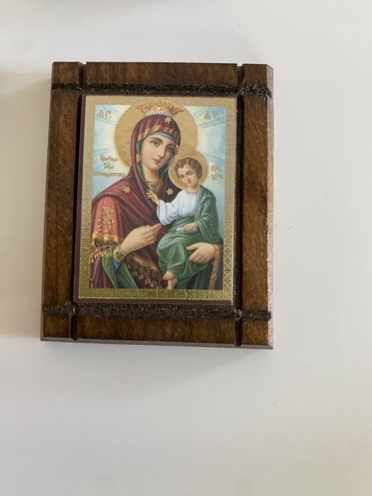 Малки дървени икони