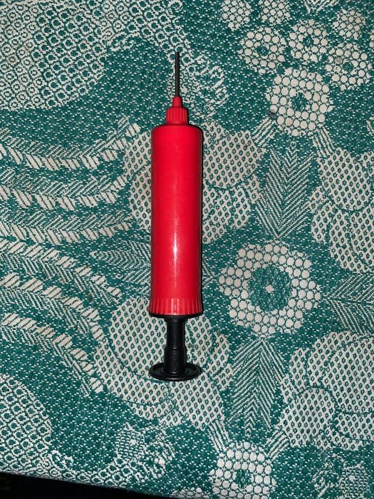 Боксёрские перчатки и груша