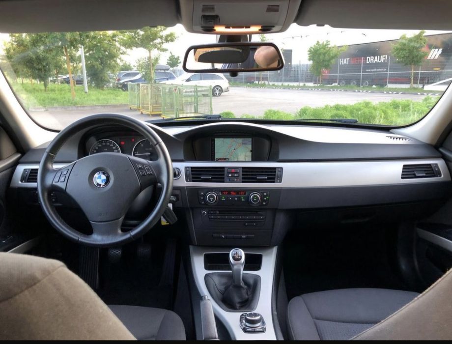 BMW Seria 3 e91 318D 2011