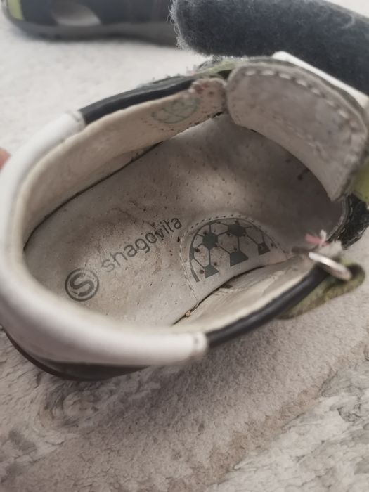 Детские сандали.