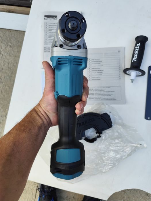 Нов безчетков акумулаторен ъглошлайф Макита Makita DGA506