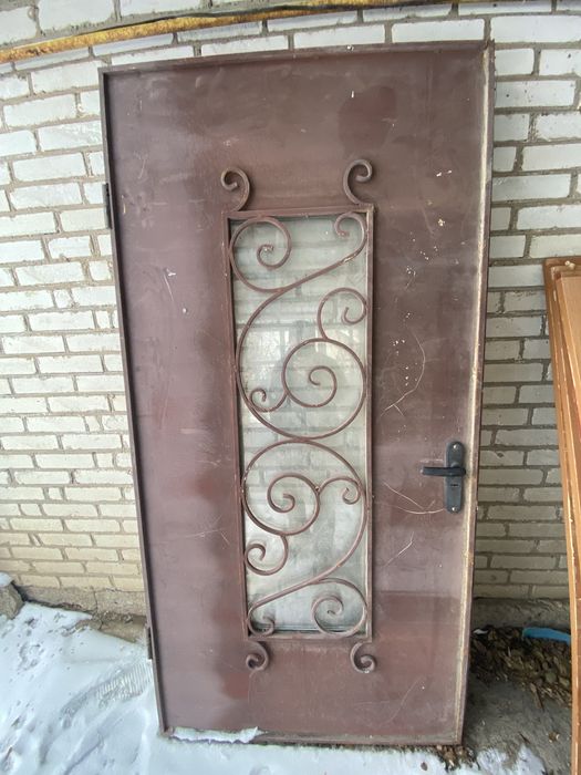 Продается дверь железной