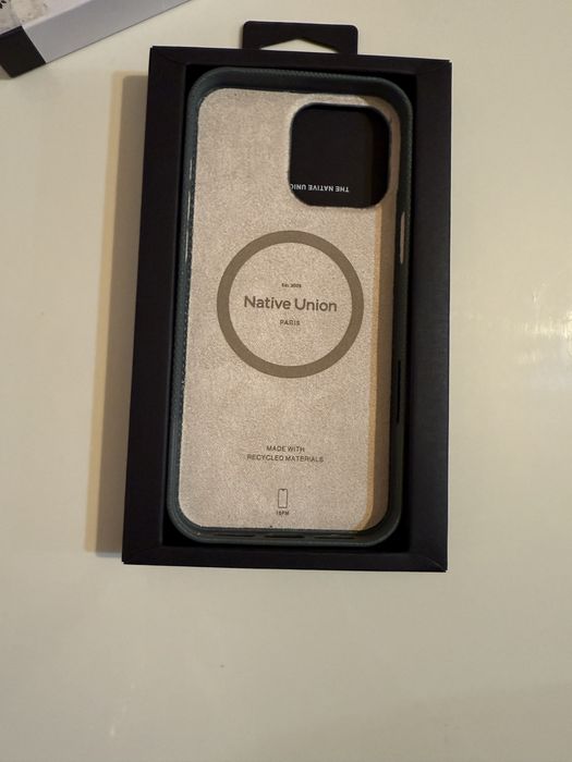 Продам чехол для Iphone 16 Pro Max