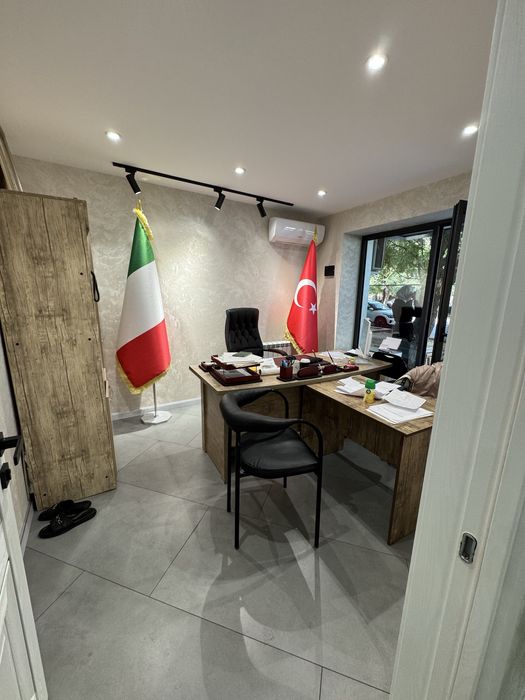 Своя срочна  прадаётся  коммерческое помещение готовый арендатор.1700$