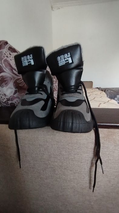 2 красовки зимни новой