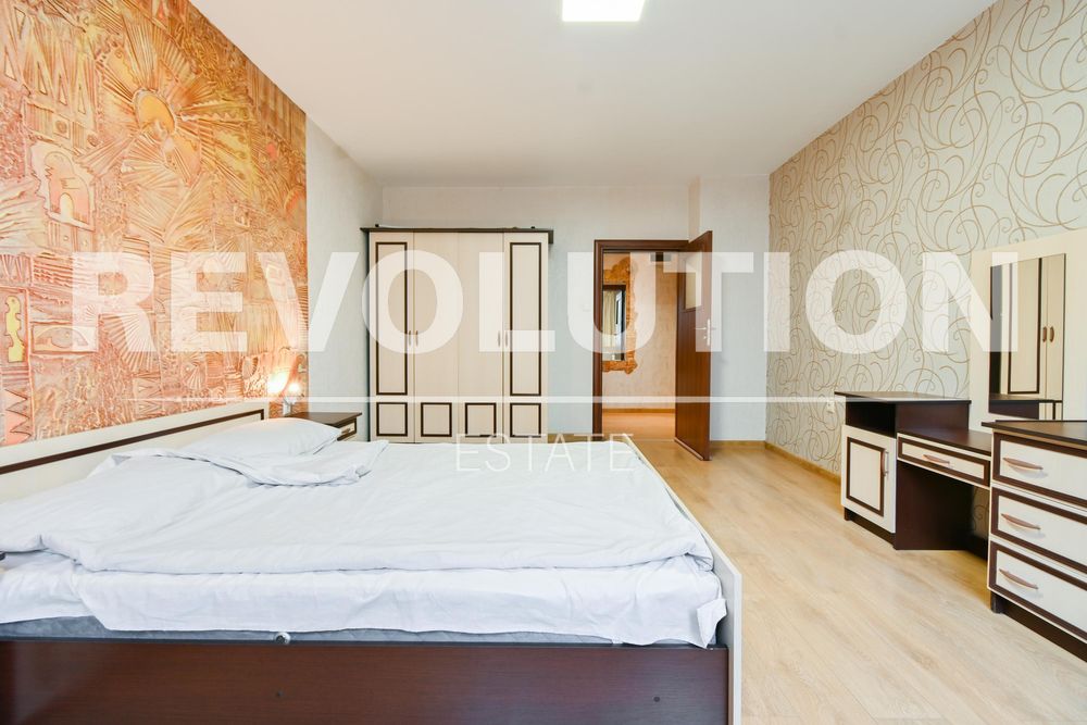 Тристаен апартамент в ж.к. Зона Б-5.