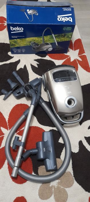 Vand sau schimb cu scule sau  diverse