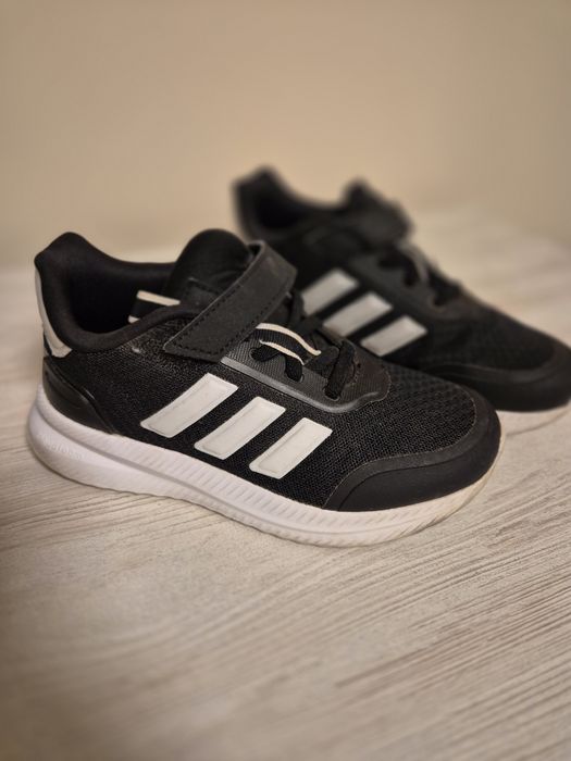 Маратонки adidas