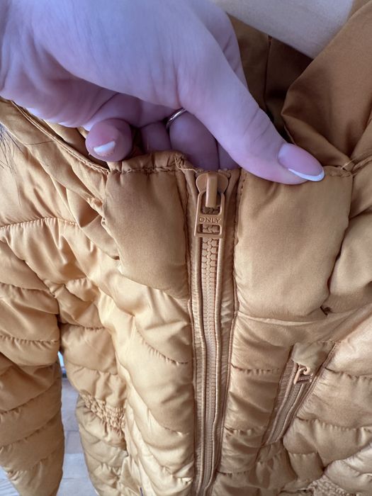 Зимно дамско яке ONLY в цвят горчица, размер хс/с