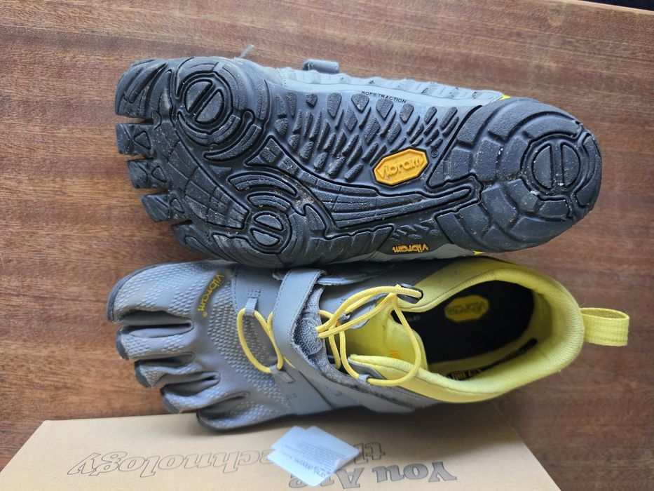 Обувки с пръсти Vibram Five Fingers