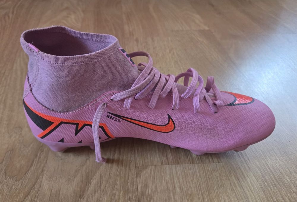 Ghete de fotbal Nike