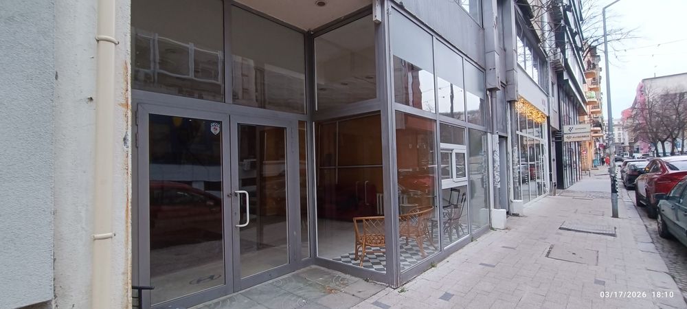 Алуминиева дограма / витрини, прозорци  и врати