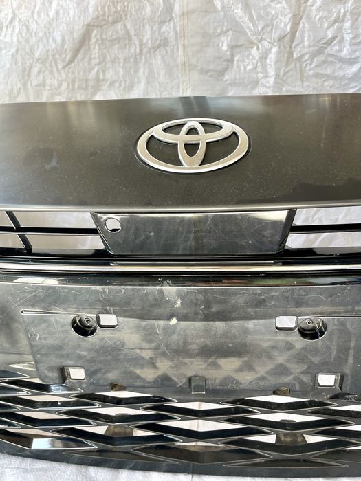 Передний бампер на Camry 80 Камри 80