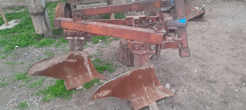 Продам двух корпусной плуг