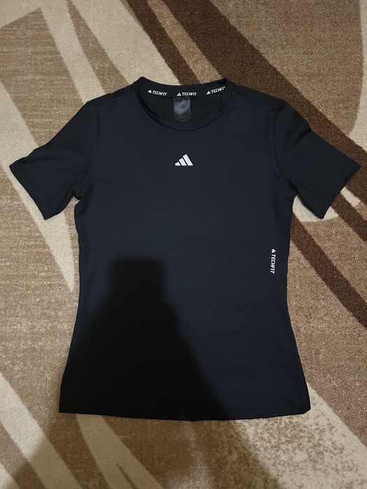Оригинална Adidas тениска - techfit