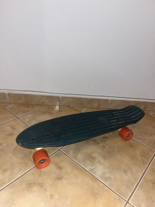 Skateboard nou, verde