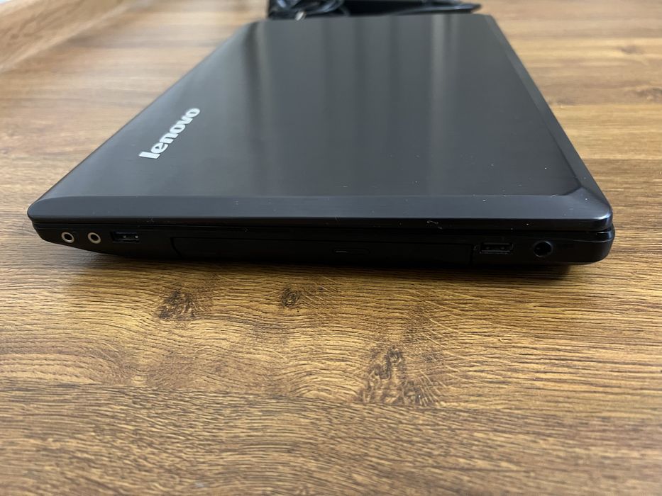 Lenovo Y580 ноутбук