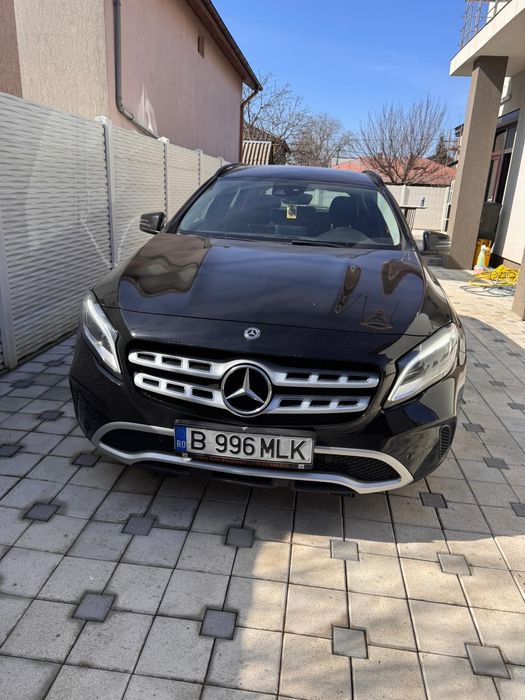 MERCEDES-BENZ Gla