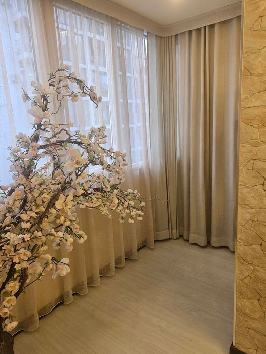 Дава се под наем Тристаен апартамент в Варна, Бриз - 100 кв.м за 1450 € - Снимка #15