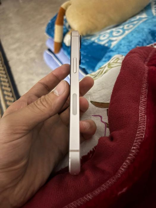 Продам айфон 13