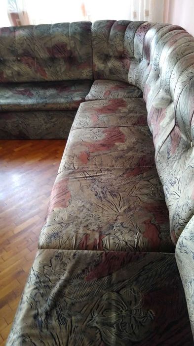 Диван, неразличим от нов