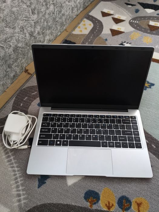 Ноутбук Intel Celeron / 12 ГБ ОЗУ /SSD 64 ГБ