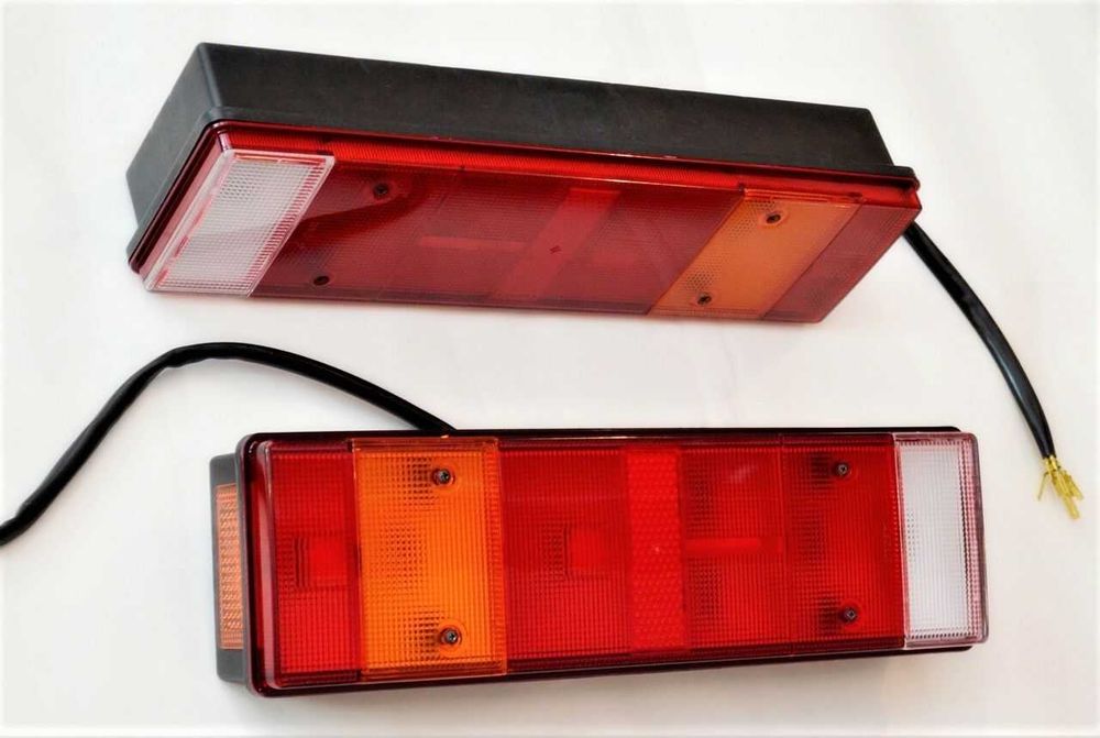 1 бр. Универсални задни светлини стопове , стоп с крушка 12-24V