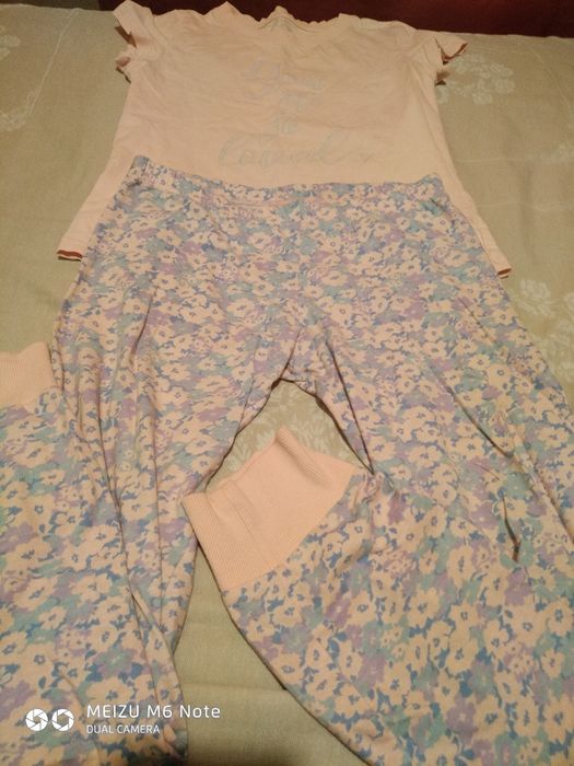 Детская кофточка и штанишки.