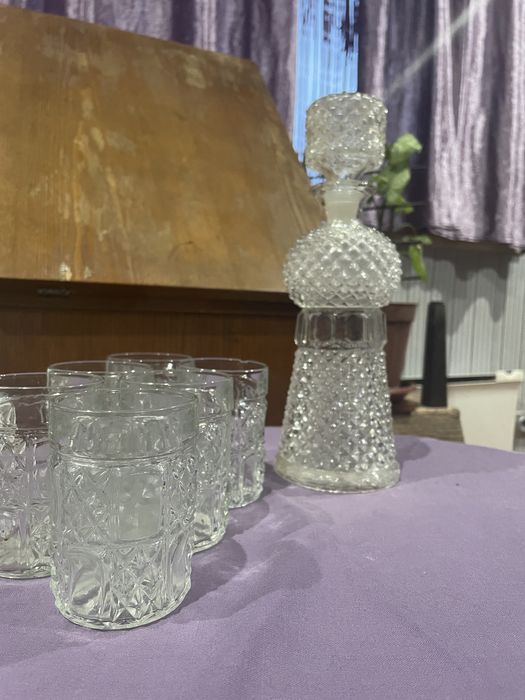 Сервиз / Комплект за уиски - 6 бр.чаши + гарафа/ бутилка