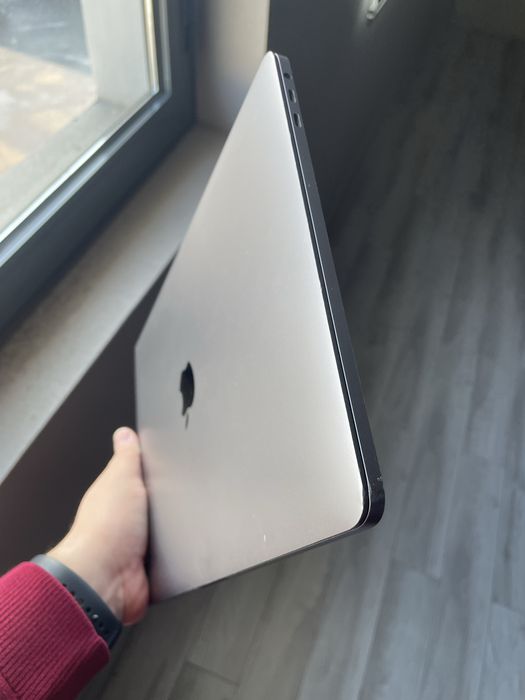 Macbook I5 2020 yil 1 tb
