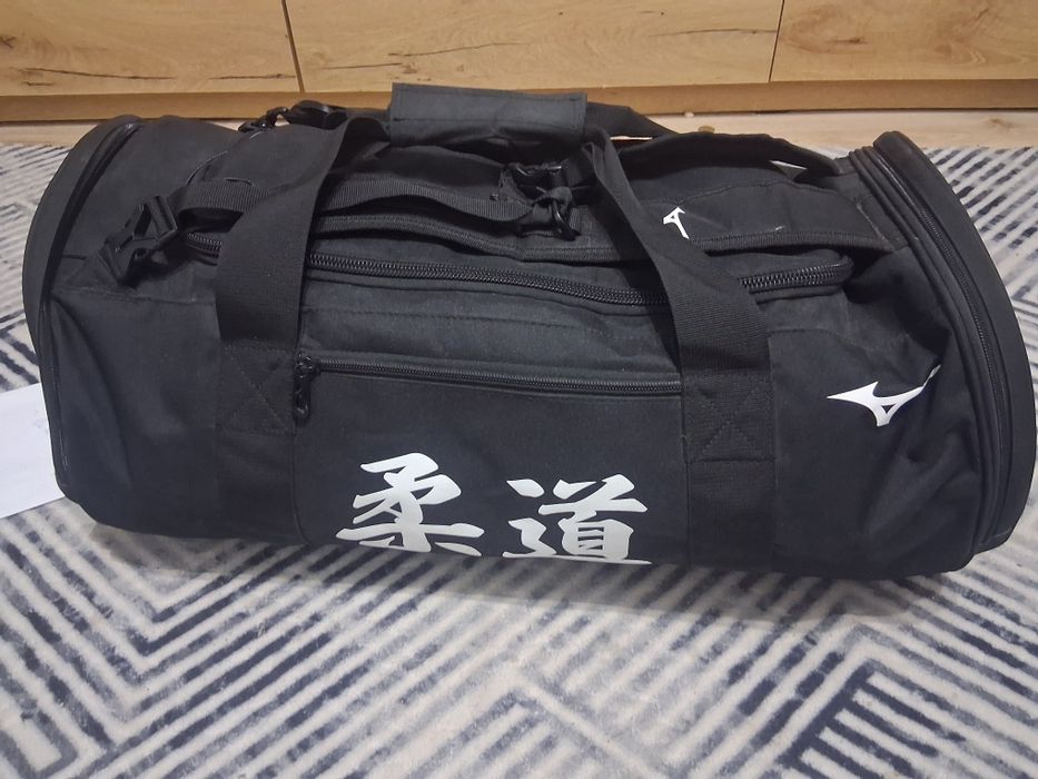 Geantă mizuno neagră